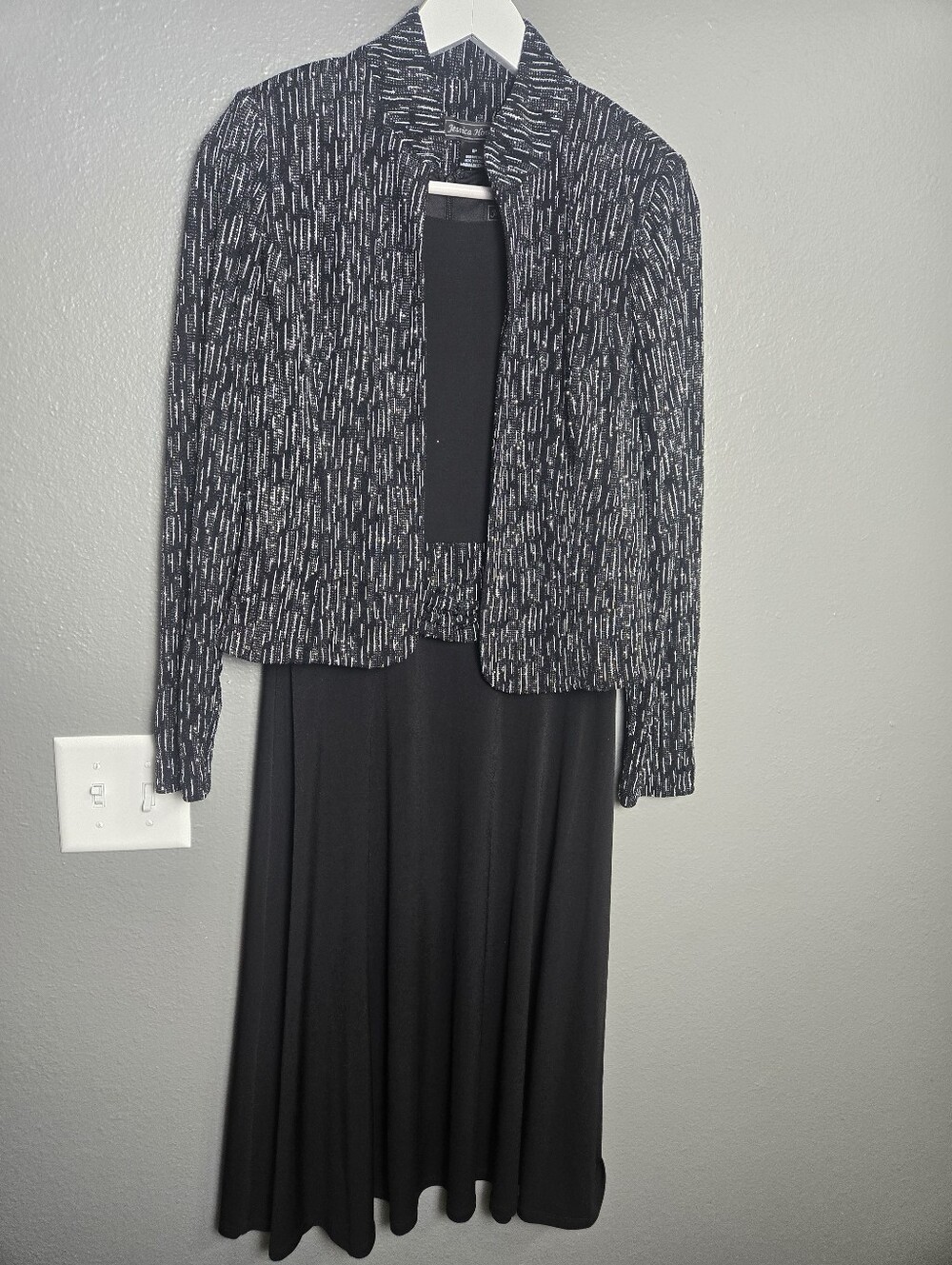 Jessica Howard Black & Silver Sparkly Formal Dress With Matching Jacket Size 8P